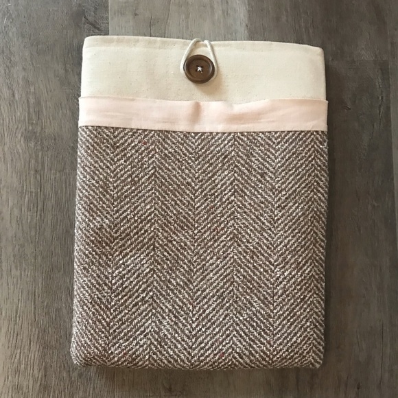 MacBook Air Laptop Sleeve- Pink Herringbone - Picture 5 of 7